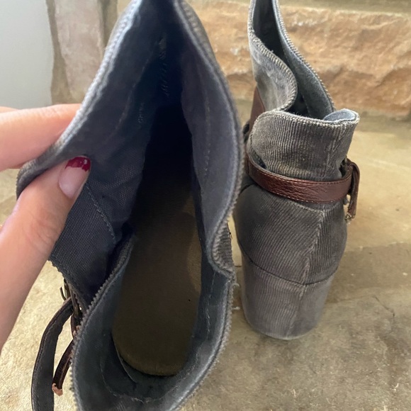 Aldo Pirnie Bootie in Grey Corduroy  Sz 9 - Picture 7 of 9
